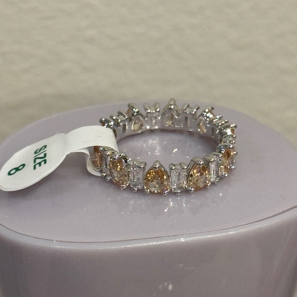 Bomb Party A Dazzling Glow Ring - Size 8